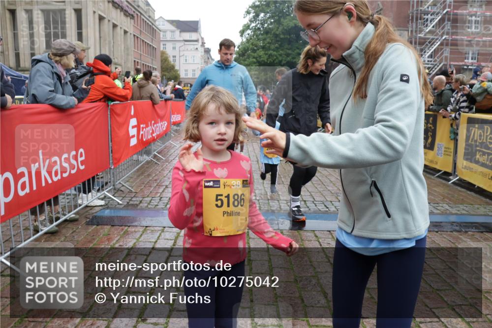 13.09.2026 - Kiel Lauf Yannick Fuchs http://msf.ph/oto/10275042 13.09.2026 08:37:25 Ziel 52, 751, 781, 1233, 2025, 2229, 2567, 3252, 3262, 4705, 5722, 6272, 6358, 6624, 7183, 7184, 8907, 10800, 11236, 11487, 12066, 12469, 12651, 12657, 12838, 82, 581, 873, 910, 1055, 1283, 2229, 2552, 2581, 3495, 3815, 4018, 5096, 5275, 5288, 5617, 6145, 6259, 6357, 6440, 6813, 6817, 6936, 7146, 7176, 7784, 7838, 8070, 8184, 8211, 8243, 8258, 8471, 8612, 8650, 8653, 8662, 8907, 9028, 9233, 9303, 9422, 9586, 9762, 10221, 10714, 11206, 11563, 11806, 1470 meine-sportfotos.de
