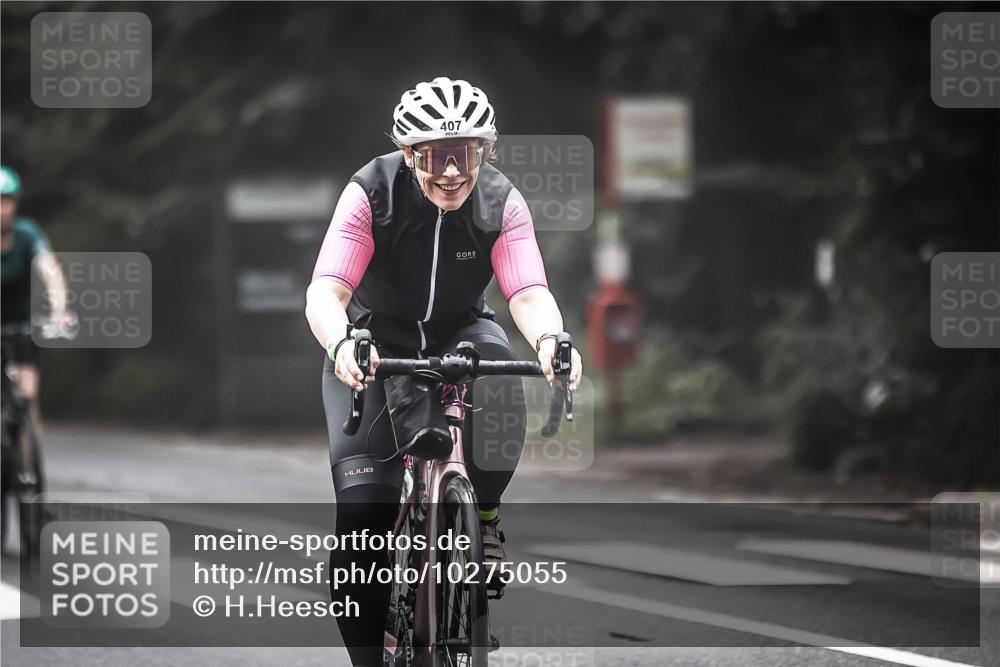 13.09.2026 - Stadtparktriathlon H.Heesch http://msf.ph/oto/10275055 13.09.2026 10:31:55 Radfahren 332, 366, 407 meine-sportfotos.de