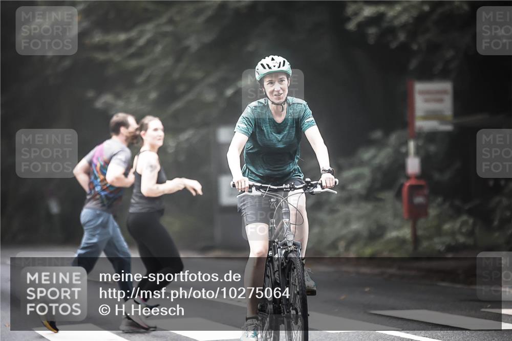 13.09.2026 - Stadtparktriathlon H.Heesch http://msf.ph/oto/10275064 13.09.2026 10:31:57 Radfahren 332, 366, 407 meine-sportfotos.de