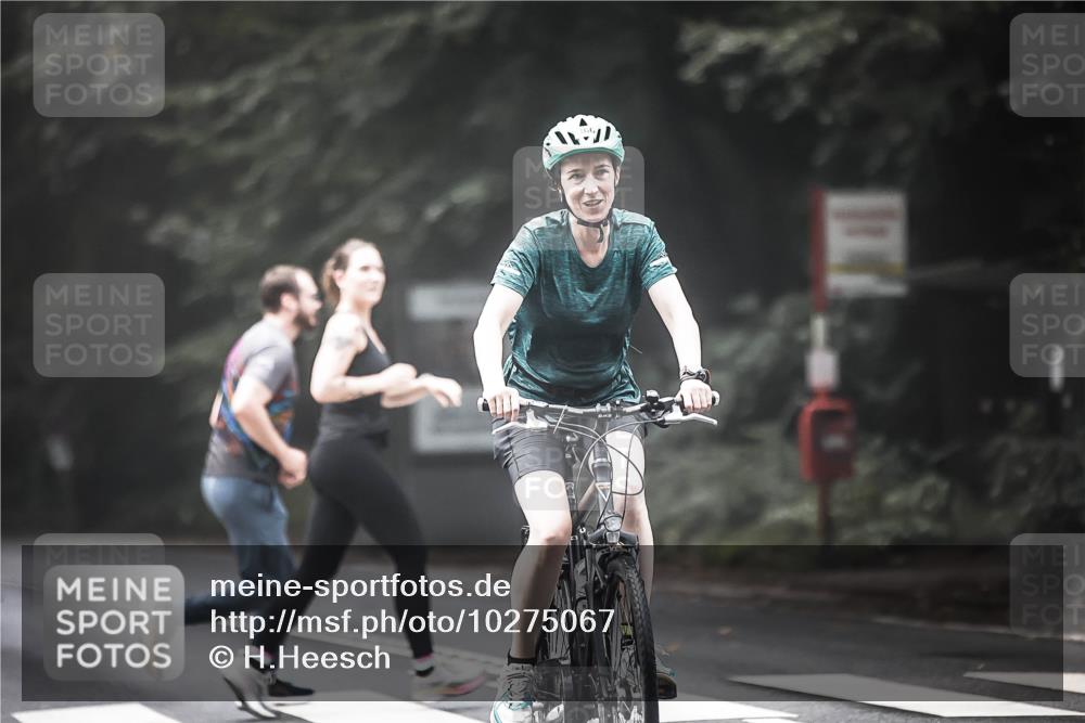 13.09.2026 - Stadtparktriathlon H.Heesch http://msf.ph/oto/10275067 13.09.2026 10:31:57 Radfahren 332, 366, 407 meine-sportfotos.de