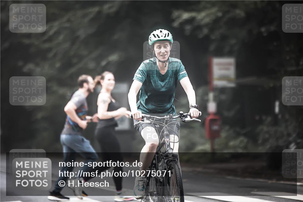 13.09.2026 - Stadtparktriathlon H.Heesch http://msf.ph/oto/10275071 13.09.2026 10:31:57 Radfahren 332, 366, 407 meine-sportfotos.de