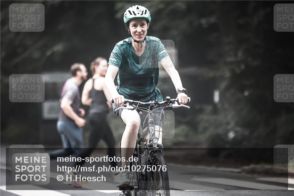 13.09.2026 - Stadtparktriathlon H.Heesch http://msf.ph/oto/10275076 13.09.2026 10:31:57 Radfahren 332, 366, 407 meine-sportfotos.de