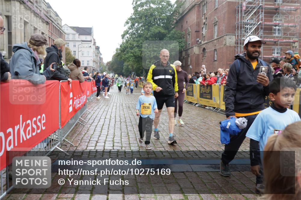 13.09.2026 - Kiel Lauf Yannick Fuchs http://msf.ph/oto/10275169 13.09.2026 08:37:38 Ziel 52, 1212, 1214, 1221, 2036, 2858, 3071, 3262, 3521, 4379, 5186, 5290, 6149, 6457, 6458, 6624, 9941, 12066, 12470, 12651, 12657, 12838, 52, 82, 751, 781, 873, 910, 1055, 1233, 1283, 2025, 2229, 2567, 3252, 3815, 4018, 4705, 5288, 5617, 5722, 6272, 6358, 6440, 7146, 7176, 7183, 7184, 8184, 8258, 8612, 8907, 9233, 9303, 9422, 9586, 10221, 10714, 10800, 11206, 11236, 11487, 11563, 11806, 12066, 12469, 2936, 873, 910, 3815, 6440 meine-sportfotos.de