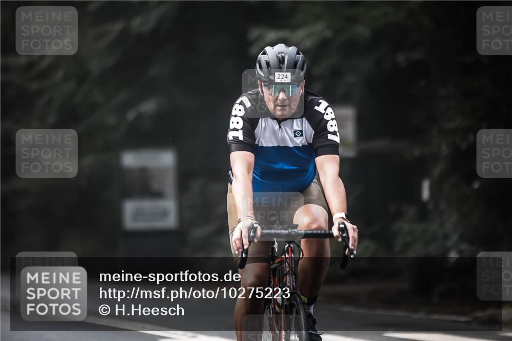 13.09.2026 - Stadtparktriathlon H.Heesch http://msf.ph/oto/10275223 13.09.2026 10:32:28 Radfahren 224, 277, 295, 404 meine-sportfotos.de