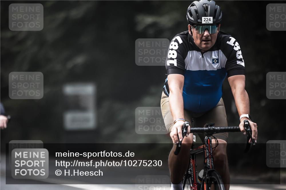 13.09.2026 - Stadtparktriathlon H.Heesch http://msf.ph/oto/10275230 13.09.2026 10:32:29 Radfahren 224, 277, 295, 404 meine-sportfotos.de
