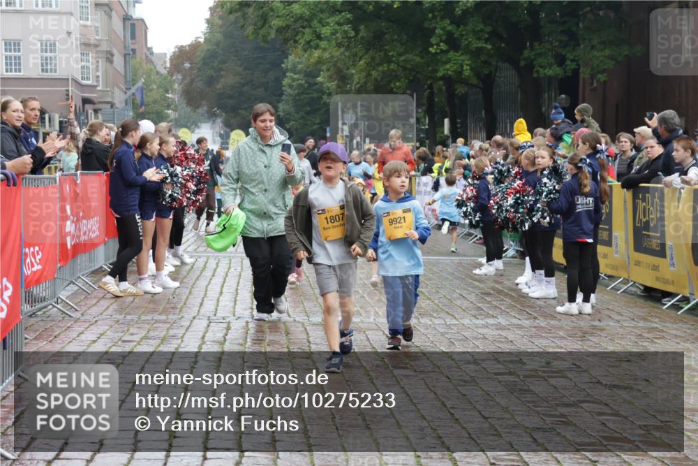 13.09.2026 - Kiel Lauf Yannick Fuchs http://msf.ph/oto/10275233 13.09.2026 08:37:43 Ziel 236, 593, 1212, 1214, 1221, 1621, 2858, 3521, 4379, 5186, 5199, 5290, 5887, 6149, 6458, 7283, 7612, 9887, 9941, 12470, 52, 751, 781, 1055, 1233, 2025, 2036, 2229, 2567, 3071, 3252, 3262, 4018, 4705, 5288, 5617, 5722, 6272, 6358, 6457, 6624, 7146, 7176, 7183, 7184, 8258, 8612, 8907, 9303, 9422, 9586, 9941, 10221, 10714, 10800, 11236, 11487, 11806, 12066, 12469, 12470, 12651, 12657, 12838, 1807, 2936, 7477, 11412, 82, 873, 910, 1283, 3815, 5288, 5617, 6440 meine-sportfotos.de