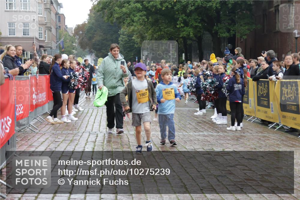 13.09.2026 - Kiel Lauf Yannick Fuchs http://msf.ph/oto/10275239 13.09.2026 08:37:43 Ziel 236, 593, 1212, 1214, 1221, 1621, 2858, 3521, 4379, 5186, 5199, 5290, 5887, 6149, 6458, 7283, 7612, 9887, 9941, 12470, 52, 751, 781, 1055, 1233, 2025, 2036, 2229, 2567, 3071, 3252, 3262, 4018, 4705, 5288, 5617, 5722, 6272, 6358, 6457, 6624, 7146, 7176, 7183, 7184, 8258, 8612, 8907, 9303, 9422, 9586, 9941, 10221, 10714, 10800, 11236, 11487, 11806, 12066, 12469, 12470, 12651, 12657, 12838, 1807, 2936, 7477, 11412, 82, 873, 910, 1283, 3815, 5288, 5617, 6440 meine-sportfotos.de