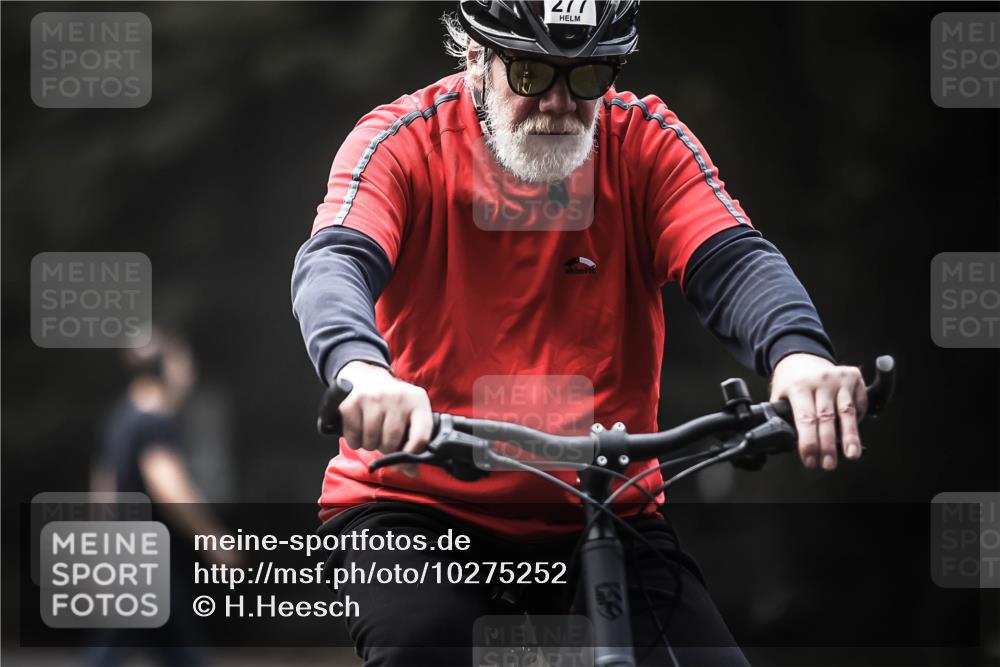 13.09.2026 - Stadtparktriathlon H.Heesch http://msf.ph/oto/10275252 13.09.2026 10:32:30 Radfahren 224, 277, 295 meine-sportfotos.de