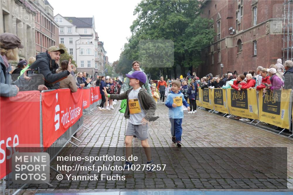 13.09.2026 - Kiel Lauf Yannick Fuchs http://msf.ph/oto/10275257 13.09.2026 08:37:46 Ziel 236, 278, 593, 1214, 1621, 2858, 4379, 5199, 5887, 6149, 6458, 7283, 7612, 9887, 10478, 52, 751, 781, 1055, 1212, 1221, 1233, 2025, 2036, 2229, 2567, 3071, 3252, 3262, 3521, 4018, 4379, 4705, 5186, 5290, 5722, 6272, 6358, 6457, 6624, 7146, 7183, 7184, 8258, 8612, 8907, 9303, 9422, 9941, 10221, 10714, 10800, 11236, 11487, 12066, 12469, 12470, 12651, 12657, 12838, 1807, 2936, 7477, 9791, 9921, 11412, 82, 873, 910, 1055, 1283, 3815, 4018, 5288, 5617, 6440, 7146, 8612 meine-sportfotos.de