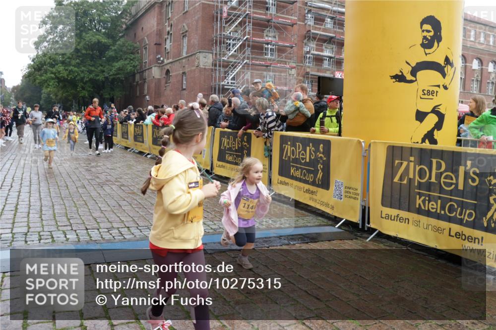 13.09.2026 - Kiel Lauf Yannick Fuchs http://msf.ph/oto/10275315 13.09.2026 08:37:50 Ziel 236, 278, 593, 1214, 1621, 4490, 5199, 5709, 5887, 7283, 7612, 9887, 10478, 11899, 52, 751, 781, 1212, 1221, 1233, 2025, 2036, 2229, 2567, 2858, 3071, 3252, 3262, 3521, 4379, 4705, 5186, 5290, 5722, 6149, 6272, 6358, 6457, 6458, 6624, 7183, 7184, 8907, 9941, 10800, 11236, 11487, 12066, 12469, 12470, 12651, 12657, 12838, 1807, 2936, 7477, 9791, 9921, 11412, 11810, 12581, 1055, 2229, 4018, 4705, 5288, 5617, 6272, 7146, 8612, 8907, 10800, 11236 meine-sportfotos.de