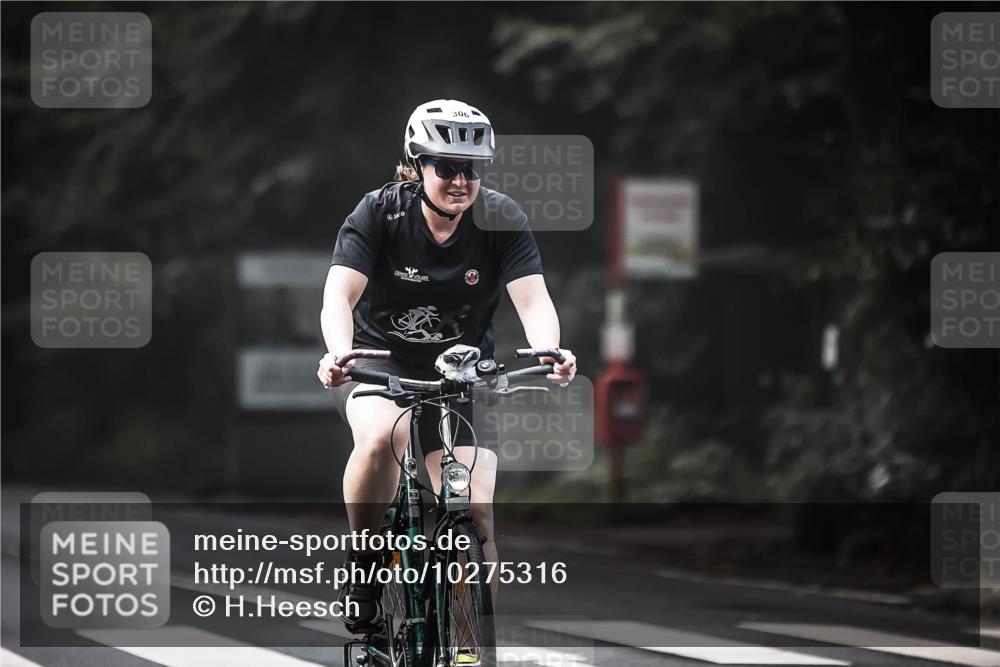 13.09.2026 - Stadtparktriathlon H.Heesch http://msf.ph/oto/10275316 13.09.2026 10:32:55 Radfahren 248, 306 meine-sportfotos.de