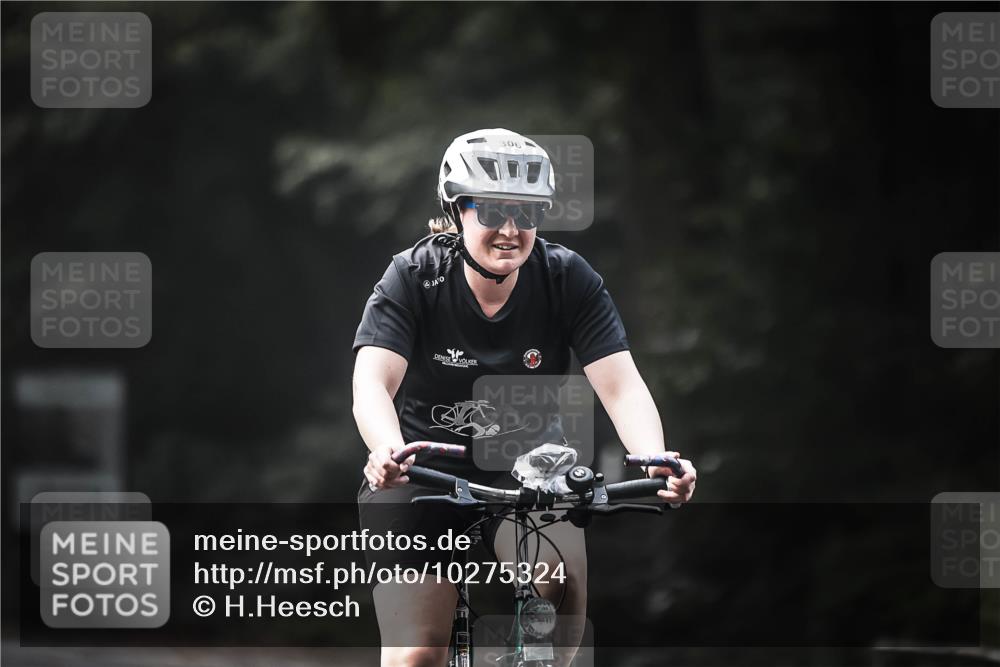 13.09.2026 - Stadtparktriathlon H.Heesch http://msf.ph/oto/10275324 13.09.2026 10:32:56 Radfahren 248, 306, 348 meine-sportfotos.de