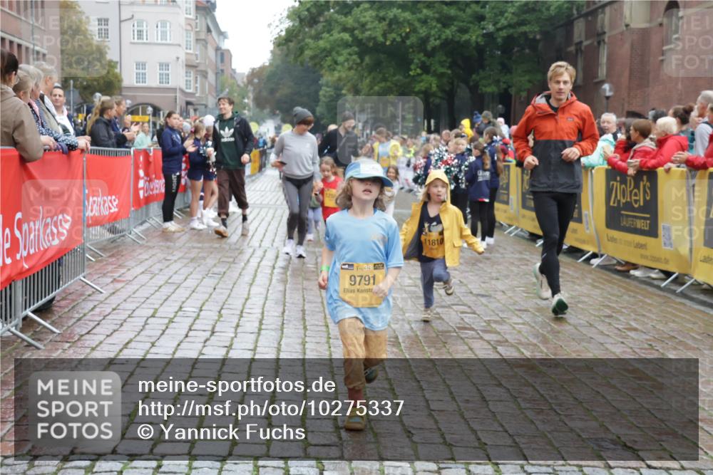 13.09.2026 - Kiel Lauf Yannick Fuchs http://msf.ph/oto/10275337 13.09.2026 08:37:52 Ziel 236, 278, 593, 1214, 1621, 2936, 4490, 5199, 5709, 5887, 7283, 7612, 9887, 10478, 11899, 52, 751, 781, 1212, 1214, 1221, 1233, 2025, 2036, 2567, 2858, 3071, 3252, 3262, 3521, 4379, 4705, 5186, 5290, 5722, 6149, 6272, 6358, 6457, 6458, 6624, 7183, 7184, 9941, 10800, 11236, 11487, 12066, 12469, 12470, 12651, 12657, 12838, 1807, 4085, 4734, 7477, 8382, 8428, 9791, 9921, 11412, 11810, 12581, 1055, 2229, 3252, 4018, 4705, 5617, 5722, 6272, 7146, 7184, 8612, 8907, 10800, 11236 meine-sportfotos.de