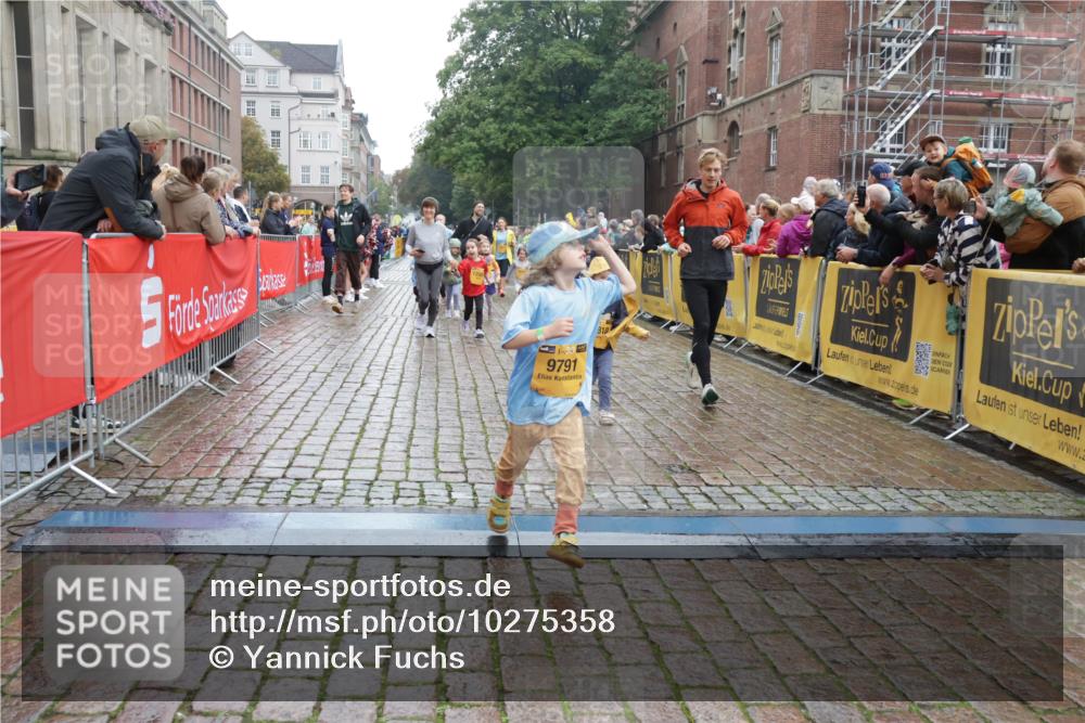 13.09.2026 - Kiel Lauf Yannick Fuchs http://msf.ph/oto/10275358 13.09.2026 08:37:53 Ziel 236, 278, 593, 1621, 2936, 4490, 5199, 5709, 5887, 7283, 7612, 9887, 10478, 11899, 52, 751, 781, 1212, 1214, 1221, 1233, 2025, 2036, 2567, 2858, 3071, 3252, 3262, 3521, 4379, 5186, 5290, 5722, 6149, 6272, 6358, 6457, 6458, 6624, 7183, 7184, 9941, 10800, 11487, 12066, 12469, 12470, 12651, 12657, 12838, 1807, 4085, 4734, 7477, 8382, 8428, 9791, 9921, 11412, 11810, 12581, 751, 1055, 2229, 2567, 3252, 4018, 4705, 5722, 6272, 6358, 7146, 7183, 7184, 8612, 8907, 10800, 11236 meine-sportfotos.de