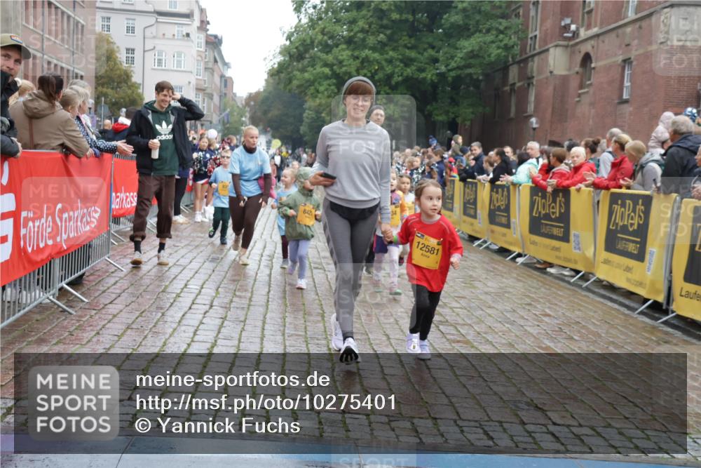 13.09.2026 - Kiel Lauf Yannick Fuchs http://msf.ph/oto/10275401 13.09.2026 08:37:55 Ziel 236, 278, 593, 1621, 1807, 2936, 4490, 5199, 5709, 5887, 7283, 7612, 9887, 10478, 11899, 52, 593, 751, 781, 1212, 1214, 1221, 1233, 1621, 2025, 2036, 2567, 2858, 3071, 3252, 3262, 3521, 4379, 5186, 5290, 6149, 6358, 6457, 6458, 6624, 7183, 7184, 9941, 12066, 12469, 12470, 12651, 12657, 12838, 281, 4085, 4734, 7477, 8382, 8428, 9791, 9921, 11412, 11810, 12581, 751, 1055, 2229, 2567, 3252, 4018, 4705, 5722, 6272, 6358, 7183, 7184, 8612, 8907, 10800, 11236, 12469 meine-sportfotos.de