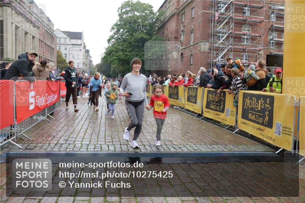 13.09.2026 - Kiel Lauf Yannick Fuchs http://msf.ph/oto/10275425 13.09.2026 08:37:56 Ziel 236, 278, 1807, 2936, 4490, 5199, 5709, 5887, 7283, 7612, 9887, 10478, 11899, 52, 593, 751, 781, 1212, 1214, 1221, 1233, 1621, 2025, 2036, 2567, 2858, 3071, 3262, 3521, 4379, 5186, 5290, 6149, 6358, 6457, 6458, 6624, 7183, 9941, 12066, 12469, 12470, 12651, 12657, 12838, 281, 4085, 4734, 7477, 8382, 8428, 9791, 9921, 11412, 11810, 12581, 751, 781, 1233, 2025, 2229, 2567, 3252, 4018, 4705, 5722, 6272, 6358, 7183, 7184, 8612, 8907, 10800, 11236, 12469 meine-sportfotos.de