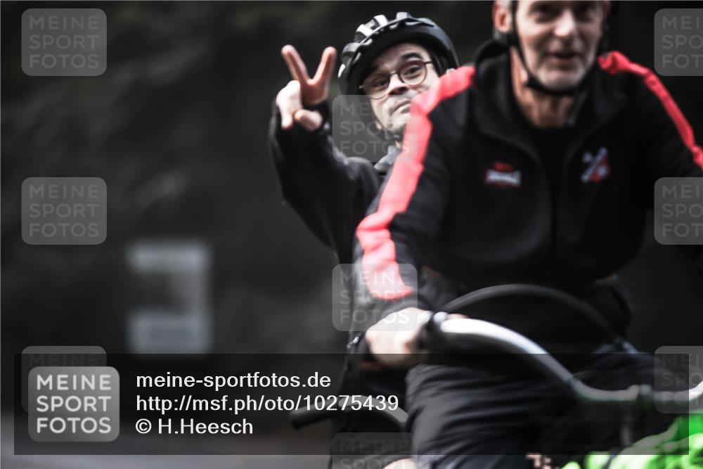 13.09.2026 - Stadtparktriathlon H.Heesch http://msf.ph/oto/10275439 13.09.2026 10:33:21 Radfahren 250, 342, 416 meine-sportfotos.de