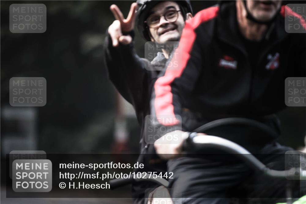 13.09.2026 - Stadtparktriathlon H.Heesch http://msf.ph/oto/10275442 13.09.2026 10:33:21 Radfahren 250, 342, 416 meine-sportfotos.de