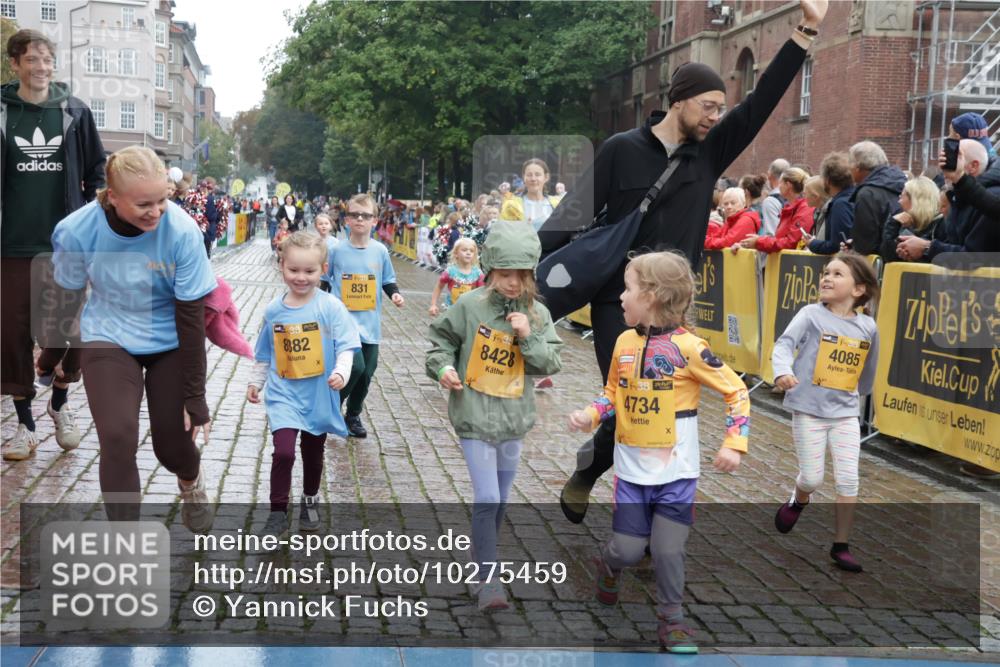 13.09.2026 - Kiel Lauf Yannick Fuchs http://msf.ph/oto/10275459 13.09.2026 08:37:58 Ziel 236, 278, 1807, 2936, 4490, 5709, 5887, 7283, 7477, 10478, 11412, 11899, 52, 236, 593, 781, 1212, 1214, 1221, 1233, 1621, 2025, 2036, 2858, 3071, 3262, 3521, 4379, 5186, 5199, 5290, 5887, 6149, 6457, 6458, 6624, 7283, 7612, 9887, 9941, 12066, 12469, 12470, 12651, 12657, 12838, 281, 4085, 4734, 8382, 8428, 9791, 9921, 11810, 12581, 751, 781, 1233, 2025, 2567, 3252, 4705, 5722, 6272, 6358, 7183, 7184, 10800, 11236, 12469 meine-sportfotos.de