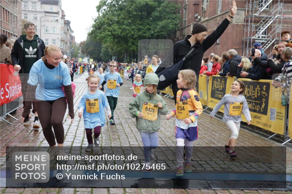 13.09.2026 - Kiel Lauf Yannick Fuchs http://msf.ph/oto/10275465 13.09.2026 08:37:58 Ziel 236, 278, 1807, 2936, 4490, 5709, 5887, 7283, 7477, 10478, 11412, 11899, 52, 236, 593, 781, 1212, 1214, 1221, 1233, 1621, 2025, 2036, 2858, 3071, 3262, 3521, 4379, 5186, 5199, 5290, 5887, 6149, 6457, 6458, 6624, 7283, 7612, 9887, 9941, 12066, 12469, 12470, 12651, 12657, 12838, 281, 4085, 4734, 8382, 8428, 9791, 9921, 11810, 12581, 751, 781, 1233, 2025, 2567, 3252, 4705, 5722, 6272, 6358, 7183, 7184, 10800, 11236, 12469 meine-sportfotos.de