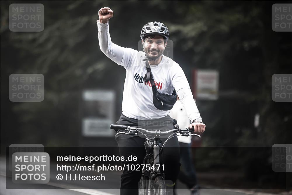 13.09.2026 - Stadtparktriathlon H.Heesch http://msf.ph/oto/10275471 13.09.2026 10:33:24 Radfahren 250, 342 meine-sportfotos.de