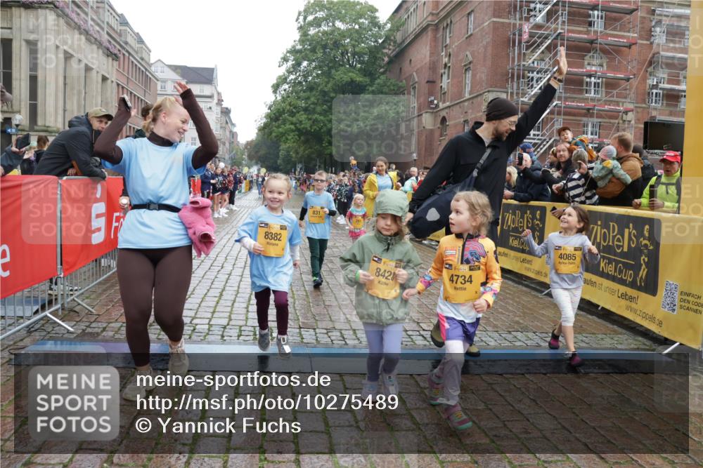 13.09.2026 - Kiel Lauf Yannick Fuchs http://msf.ph/oto/10275489 13.09.2026 08:37:59 Ziel 278, 1807, 2936, 4490, 5709, 7477, 10478, 11412, 11899, 52, 236, 278, 593, 781, 1212, 1214, 1221, 1233, 1621, 2025, 2036, 2858, 3071, 3262, 3521, 4379, 5186, 5199, 5290, 5887, 6149, 6457, 6458, 6624, 7283, 7612, 9887, 9941, 10478, 12066, 12470, 12651, 12657, 12838, 281, 4085, 4734, 8382, 8428, 9791, 9921, 11810, 12581, 751, 781, 1233, 2025, 2567, 3252, 4705, 5722, 6272, 6358, 7183, 7184, 10800, 11236, 12469 meine-sportfotos.de
