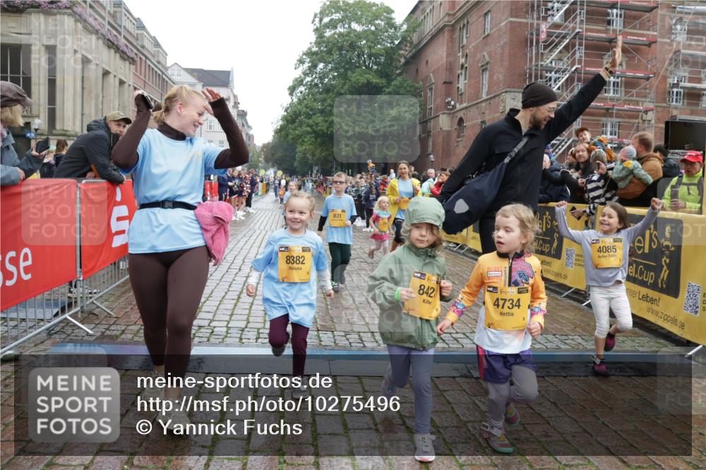 13.09.2026 - Kiel Lauf Yannick Fuchs http://msf.ph/oto/10275496 13.09.2026 08:37:59 Ziel 278, 1807, 2936, 4490, 5709, 7477, 10478, 11412, 11899, 52, 236, 278, 593, 781, 1212, 1214, 1221, 1233, 1621, 2025, 2036, 2858, 3071, 3262, 3521, 4379, 5186, 5199, 5290, 5887, 6149, 6457, 6458, 6624, 7283, 7612, 9887, 9941, 10478, 12066, 12470, 12651, 12657, 12838, 281, 4085, 4734, 8382, 8428, 9791, 9921, 11810, 12581, 751, 781, 1233, 2025, 2567, 3252, 4705, 5722, 6272, 6358, 7183, 7184, 10800, 11236, 12469 meine-sportfotos.de