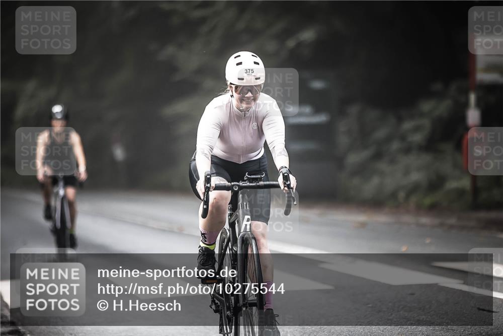 13.09.2026 - Stadtparktriathlon H.Heesch http://msf.ph/oto/10275544 13.09.2026 10:33:45 Radfahren 375, 403, 563 meine-sportfotos.de