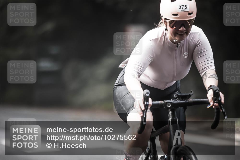 13.09.2026 - Stadtparktriathlon H.Heesch http://msf.ph/oto/10275562 13.09.2026 10:33:46 Radfahren 375, 403, 563 meine-sportfotos.de