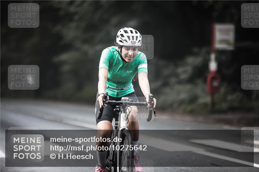 13.09.2026 - Stadtparktriathlon H.Heesch http://msf.ph/oto/10275642 13.09.2026 10:34:04 Radfahren 275, 320, 421, 502 meine-sportfotos.de