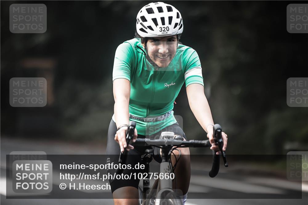 13.09.2026 - Stadtparktriathlon H.Heesch http://msf.ph/oto/10275660 13.09.2026 10:34:04 Radfahren 275, 320, 421, 502 meine-sportfotos.de