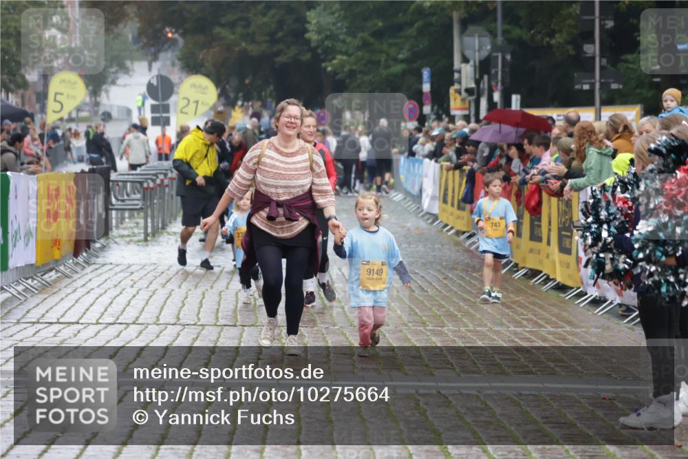 13.09.2026 - Kiel Lauf Yannick Fuchs http://msf.ph/oto/10275664 13.09.2026 08:38:18 Ziel 281, 4085, 4734, 8382, 8428, 12581, 236, 278, 593, 1621, 1807, 2936, 4490, 5199, 5709, 5887, 7283, 7477, 7612, 9791, 9887, 9921, 10478, 11412, 11810, 11899, 4423, 10005, 593, 1214, 1621, 2858, 4379, 6149, 6458 meine-sportfotos.de