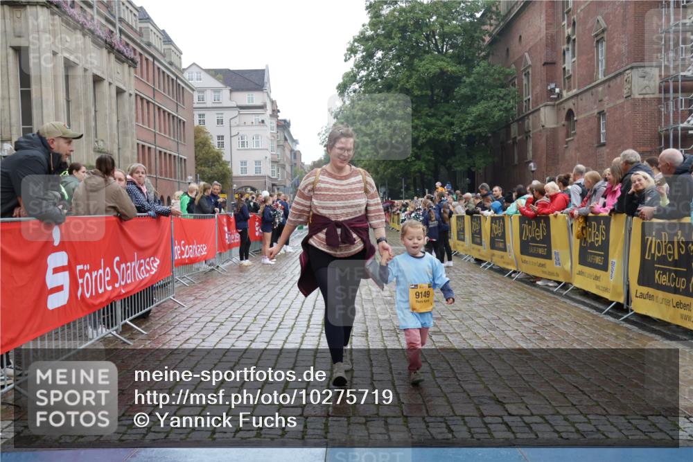 13.09.2026 - Kiel Lauf Yannick Fuchs http://msf.ph/oto/10275719 13.09.2026 08:38:28 Ziel 4423, 10005, 281, 1807, 2936, 4085, 4490, 4734, 7477, 8382, 8428, 9791, 9921, 11412, 11810, 12581, 9149, 236, 278, 2936, 4490, 5199, 5709, 5887, 7283, 7612, 9887, 10478, 11899 meine-sportfotos.de