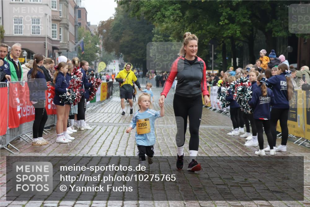 13.09.2026 - Kiel Lauf Yannick Fuchs http://msf.ph/oto/10275765 13.09.2026 08:38:32 Ziel 4423, 10005, 281, 1807, 4085, 4734, 7477, 8382, 8428, 9791, 9921, 11412, 11810, 12581, 2355, 9149, 1807, 2936, 4490, 5709, 11899 meine-sportfotos.de
