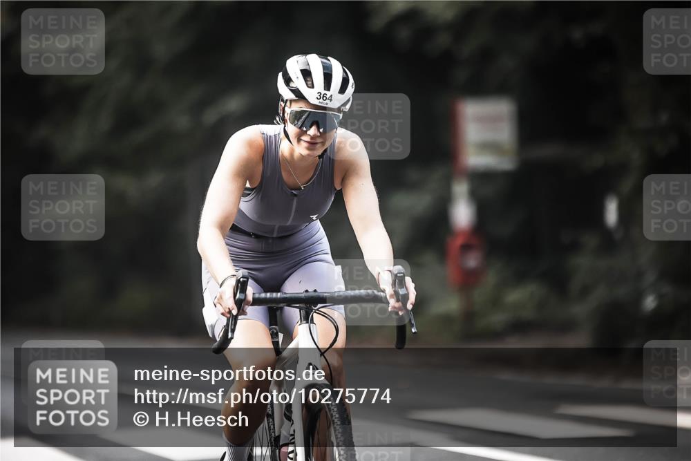 13.09.2026 - Stadtparktriathlon H.Heesch http://msf.ph/oto/10275774 13.09.2026 10:34:38 Radfahren 364, 399, 444, 538 meine-sportfotos.de