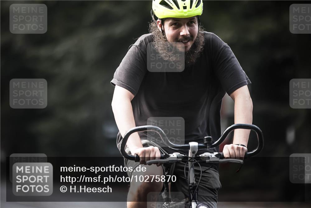 13.09.2026 - Stadtparktriathlon H.Heesch http://msf.ph/oto/10275870 13.09.2026 10:34:52 Radfahren 336, 402, 489 meine-sportfotos.de