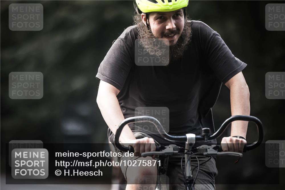 13.09.2026 - Stadtparktriathlon H.Heesch http://msf.ph/oto/10275871 13.09.2026 10:34:52 Radfahren 336, 402, 489 meine-sportfotos.de