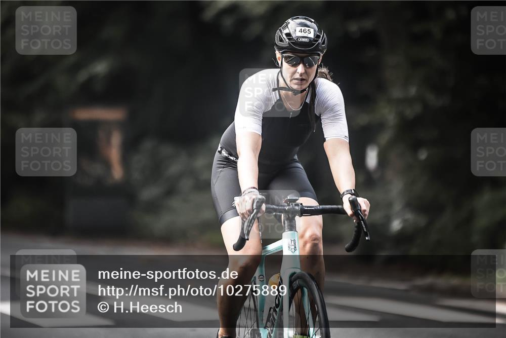 13.09.2026 - Stadtparktriathlon H.Heesch http://msf.ph/oto/10275889 13.09.2026 10:35:02 Radfahren 463, 465 meine-sportfotos.de