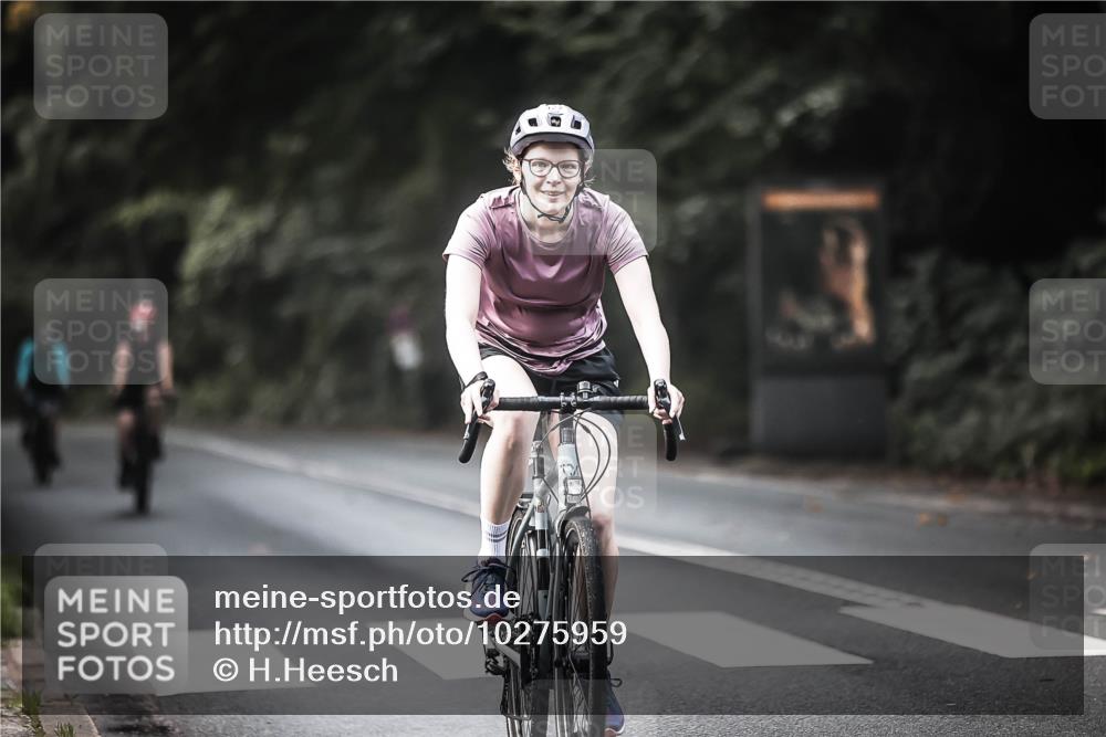 13.09.2026 - Stadtparktriathlon H.Heesch http://msf.ph/oto/10275959 13.09.2026 10:35:26 Radfahren 370, 412, 427 meine-sportfotos.de