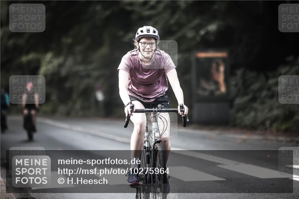 13.09.2026 - Stadtparktriathlon H.Heesch http://msf.ph/oto/10275964 13.09.2026 10:35:26 Radfahren 370, 412, 427 meine-sportfotos.de
