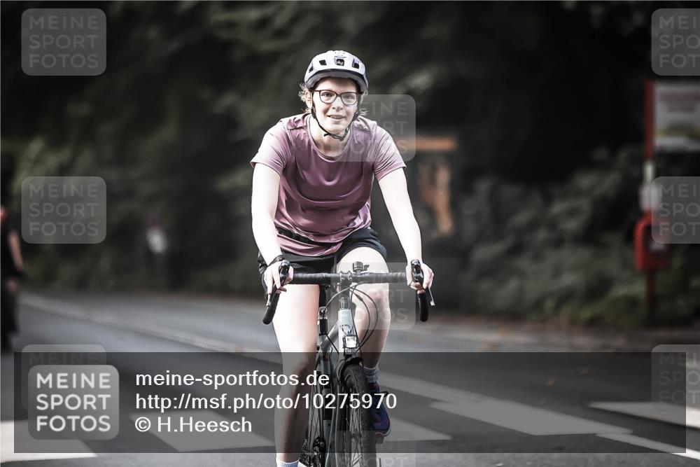 13.09.2026 - Stadtparktriathlon H.Heesch http://msf.ph/oto/10275970 13.09.2026 10:35:26 Radfahren 370, 412, 427 meine-sportfotos.de