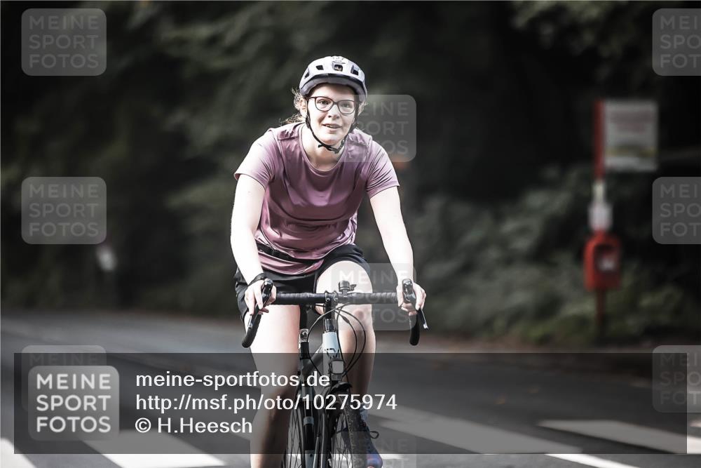 13.09.2026 - Stadtparktriathlon H.Heesch http://msf.ph/oto/10275974 13.09.2026 10:35:26 Radfahren 370, 412, 427 meine-sportfotos.de
