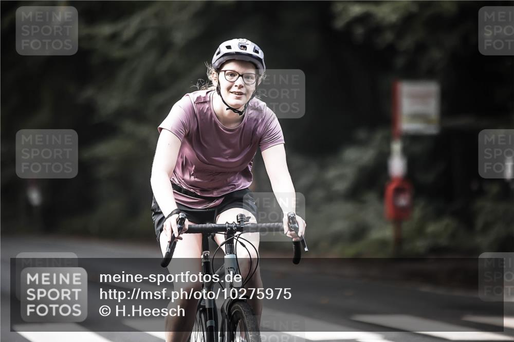 13.09.2026 - Stadtparktriathlon H.Heesch http://msf.ph/oto/10275975 13.09.2026 10:35:26 Radfahren 370, 412, 427 meine-sportfotos.de