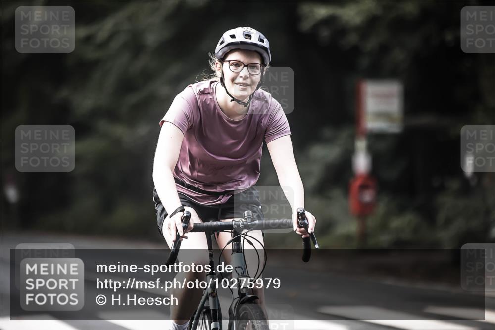 13.09.2026 - Stadtparktriathlon H.Heesch http://msf.ph/oto/10275979 13.09.2026 10:35:26 Radfahren 370, 412, 427 meine-sportfotos.de