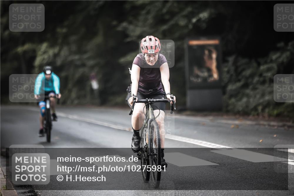 13.09.2026 - Stadtparktriathlon H.Heesch http://msf.ph/oto/10275981 13.09.2026 10:35:29 Radfahren 370, 412, 427 meine-sportfotos.de