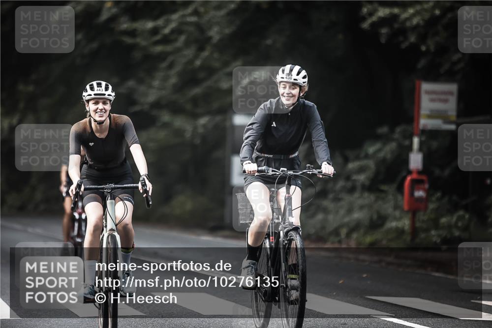 13.09.2026 - Stadtparktriathlon H.Heesch http://msf.ph/oto/10276135 13.09.2026 10:36:07 Radfahren 281, 380, 389, 430, 443, 454, 459 meine-sportfotos.de