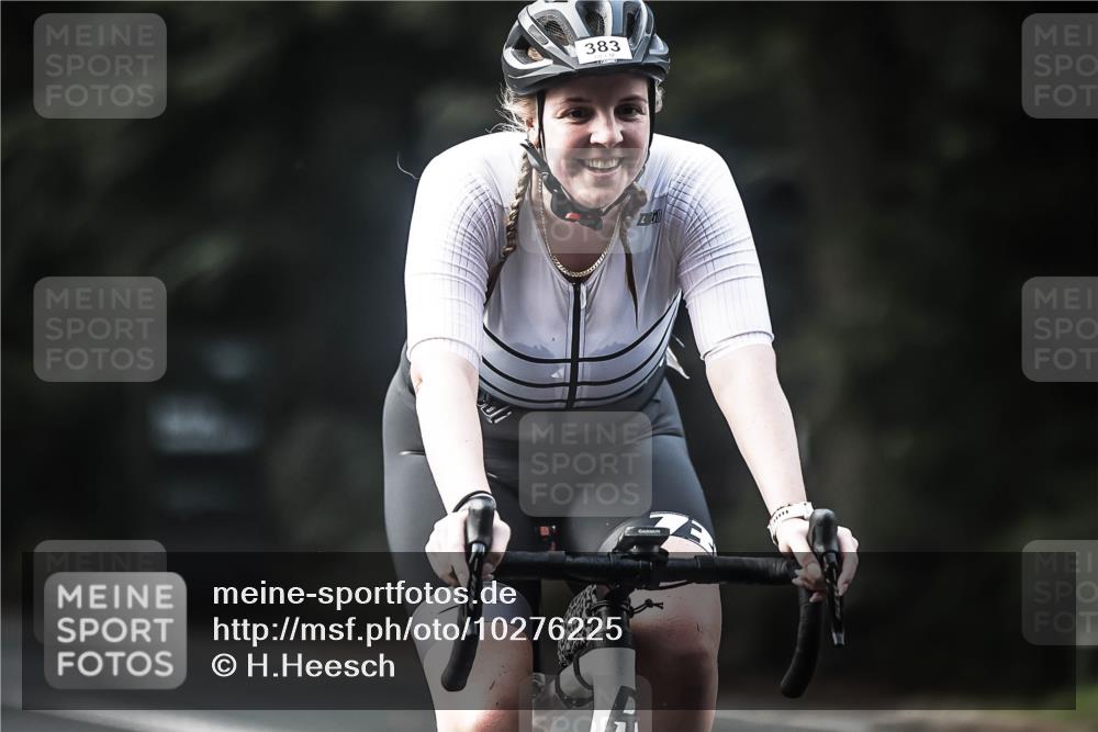 13.09.2026 - Stadtparktriathlon H.Heesch http://msf.ph/oto/10276225 13.09.2026 10:36:25 Radfahren 351, 383 meine-sportfotos.de