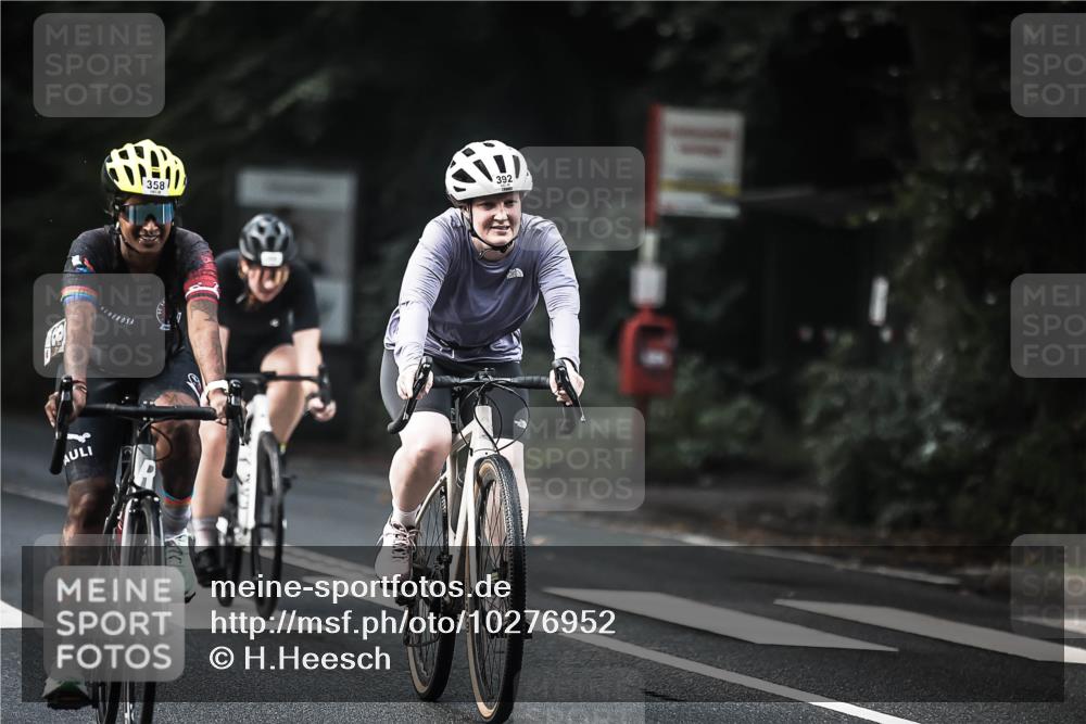 13.09.2026 - Stadtparktriathlon H.Heesch http://msf.ph/oto/10276952 13.09.2026 10:38:16 Radfahren 353, 358, 392, 410, 464, 490 meine-sportfotos.de