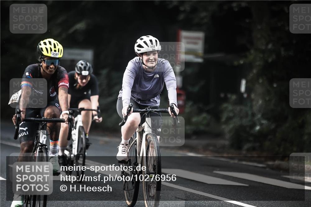 13.09.2026 - Stadtparktriathlon H.Heesch http://msf.ph/oto/10276956 13.09.2026 10:38:16 Radfahren 353, 358, 392, 410, 464, 490 meine-sportfotos.de