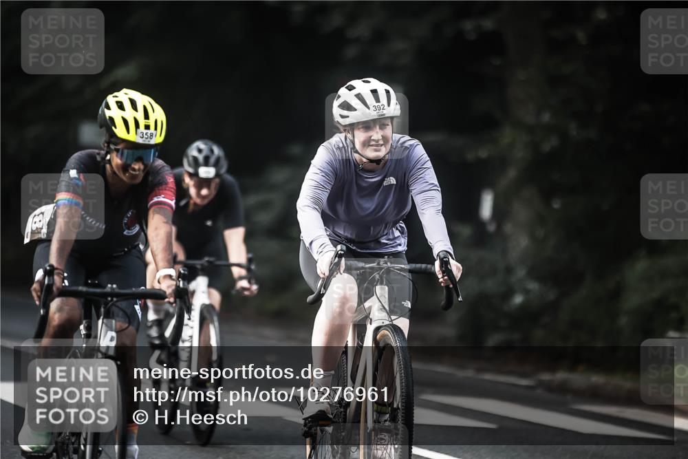 13.09.2026 - Stadtparktriathlon H.Heesch http://msf.ph/oto/10276961 13.09.2026 10:38:16 Radfahren 353, 358, 392, 410, 464, 490 meine-sportfotos.de